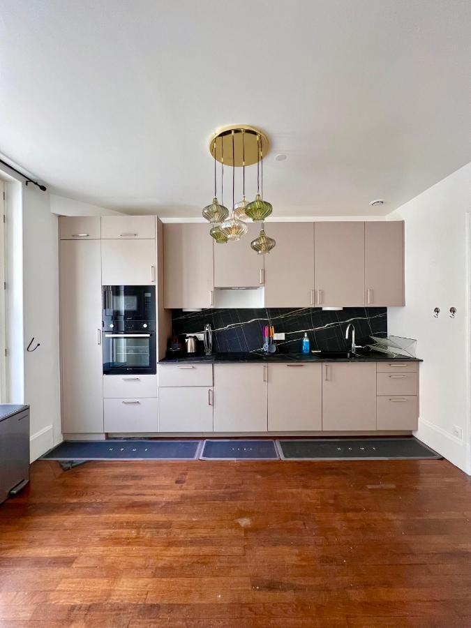 Appartement De Luxe Avec Fresque, Hyper Centre Et Parking Sure Fontainebleau Luaran gambar