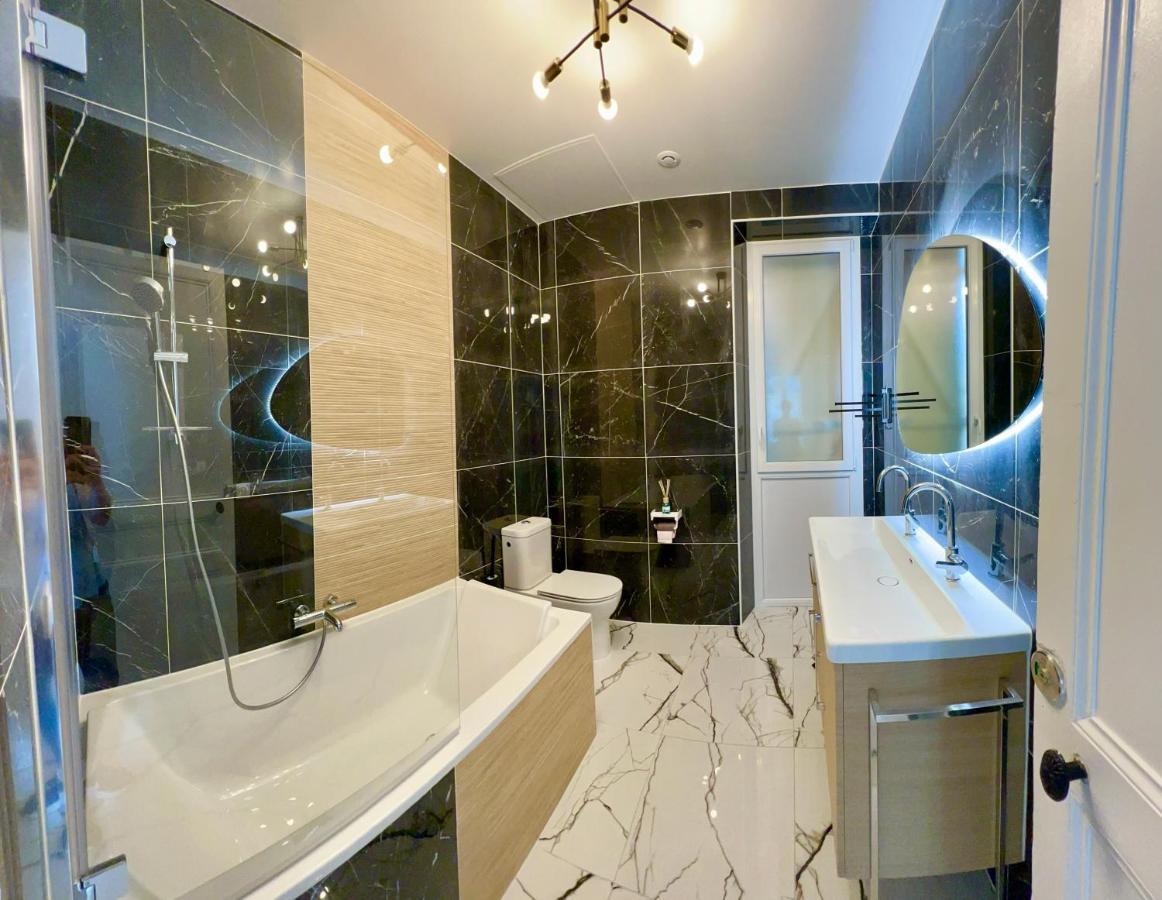 Appartement De Luxe Avec Fresque, Hyper Centre Et Parking Sure Fontainebleau Luaran gambar