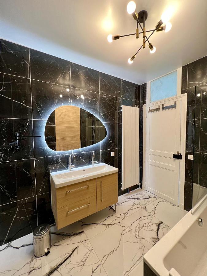 Appartement De Luxe Avec Fresque, Hyper Centre Et Parking Sure Fontainebleau Luaran gambar